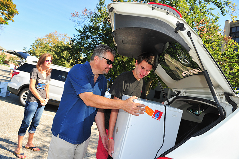 Student moving into college at RWU