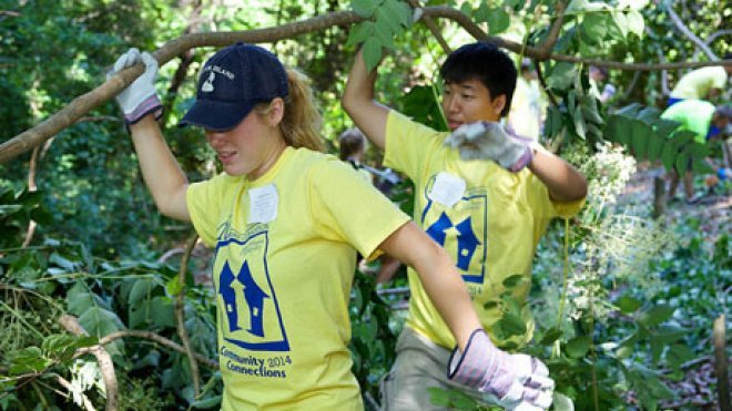 Students volunteer to clear brush