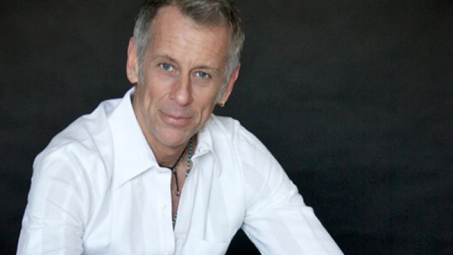 A headshot of Joe Locke Duo.