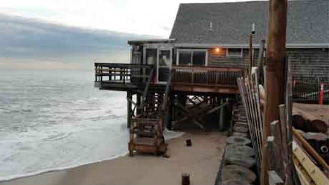 House built on oceanfront