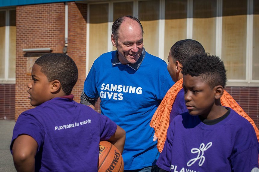 Tim Baxter volunteering on Samsung day of service.