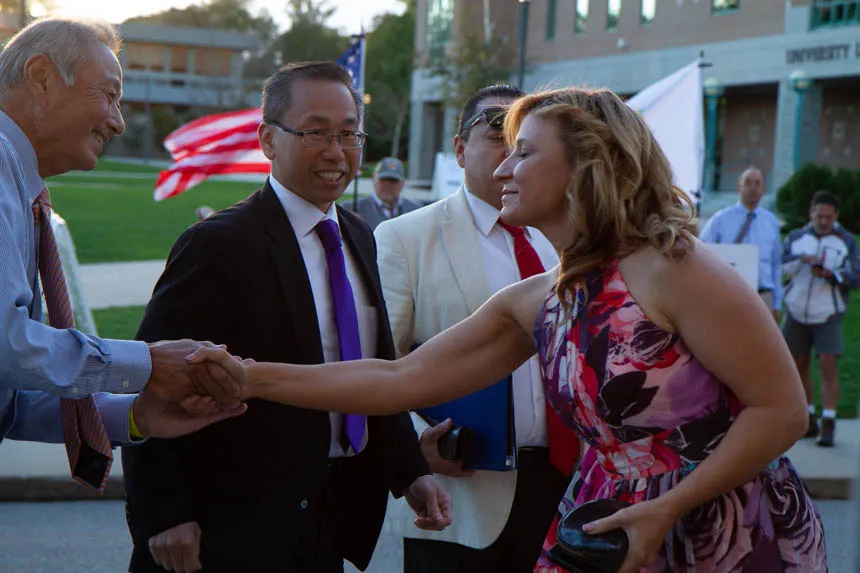 People shake hands.