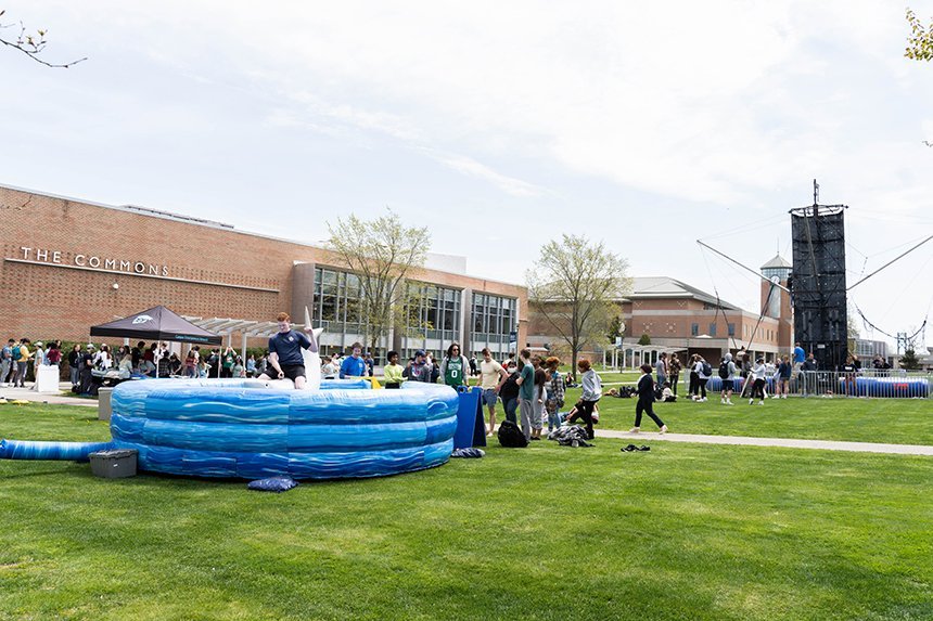 CEN's Makin' Waves Spring Week event on the Commons Quad. 